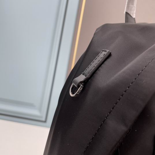 Prada 025 30x40x18cm ww1_ (5)