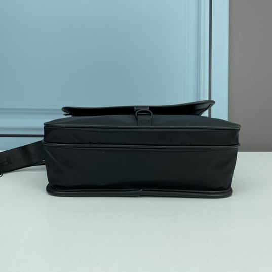 Prada 166 30x28x12cm ww1_ (3)