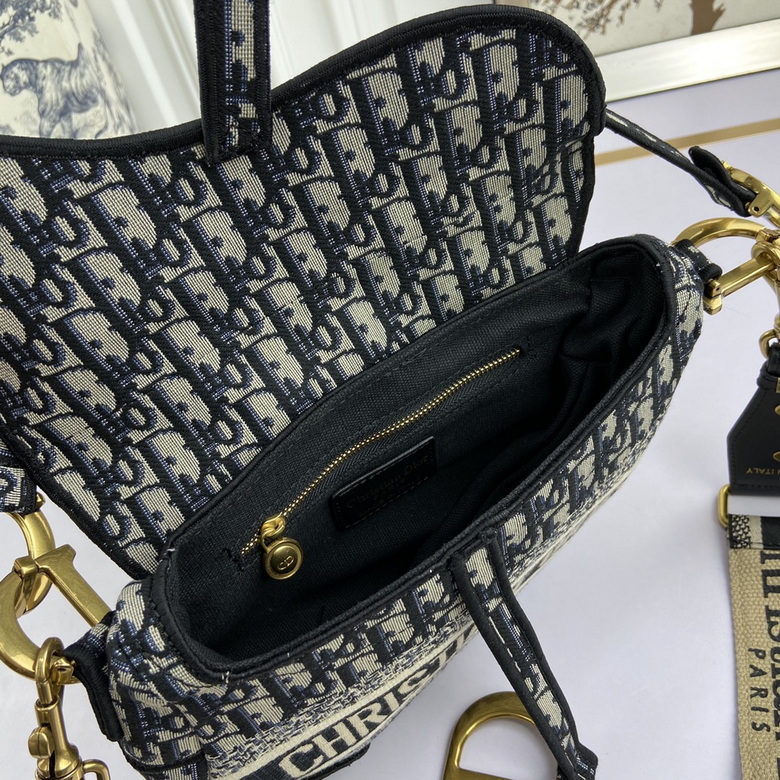 Saddle 886888 24X6X18cm YW (23)