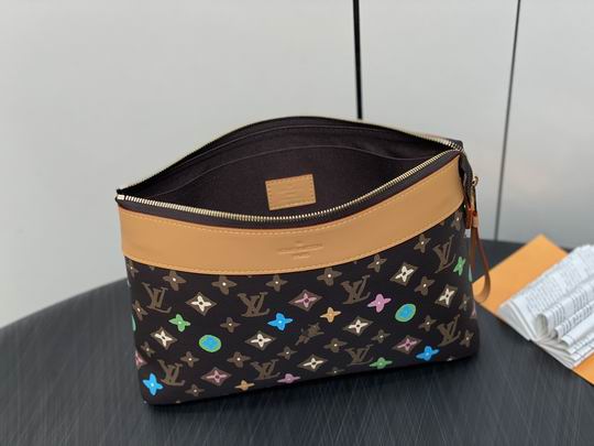 Voyage M83568 32x21x8cm gf1_8