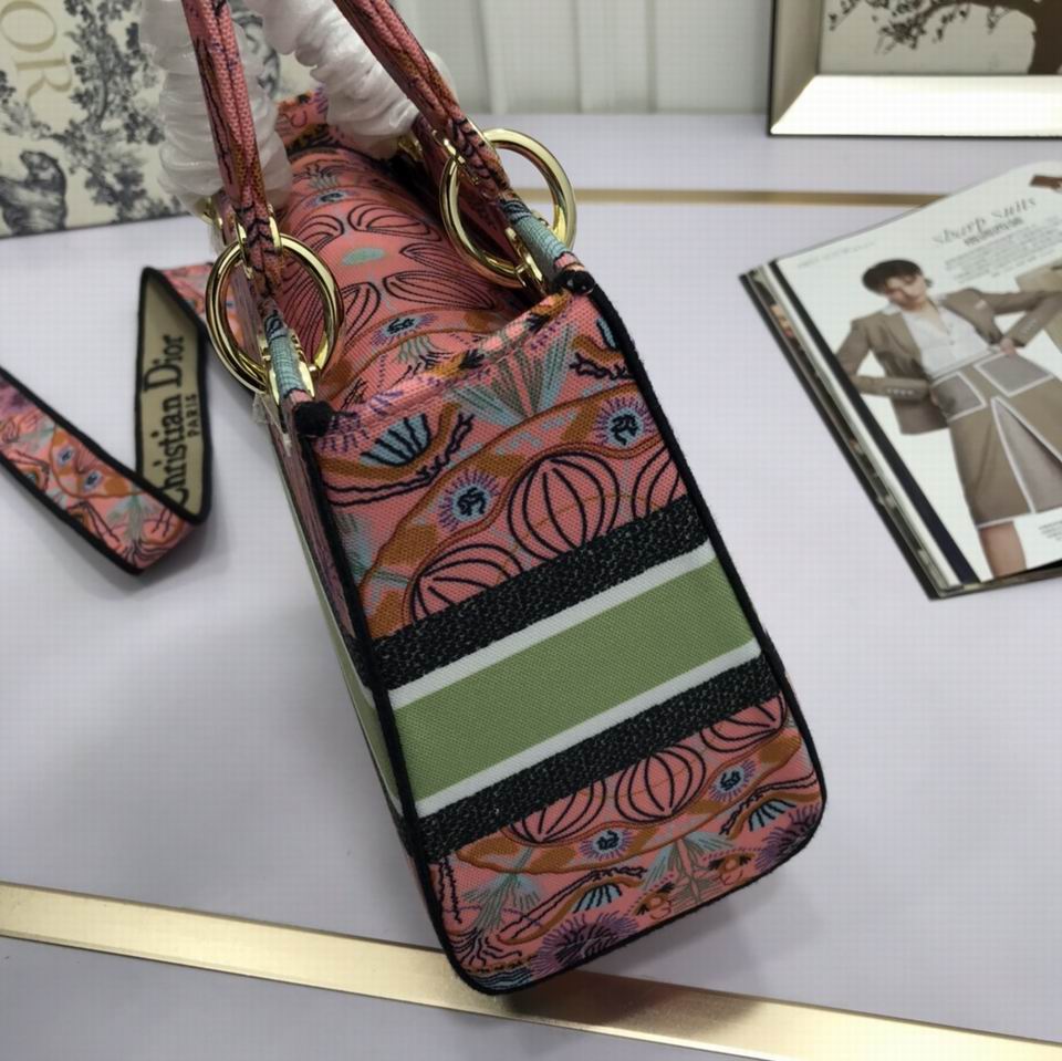 WW1295 24X20X11 (40)