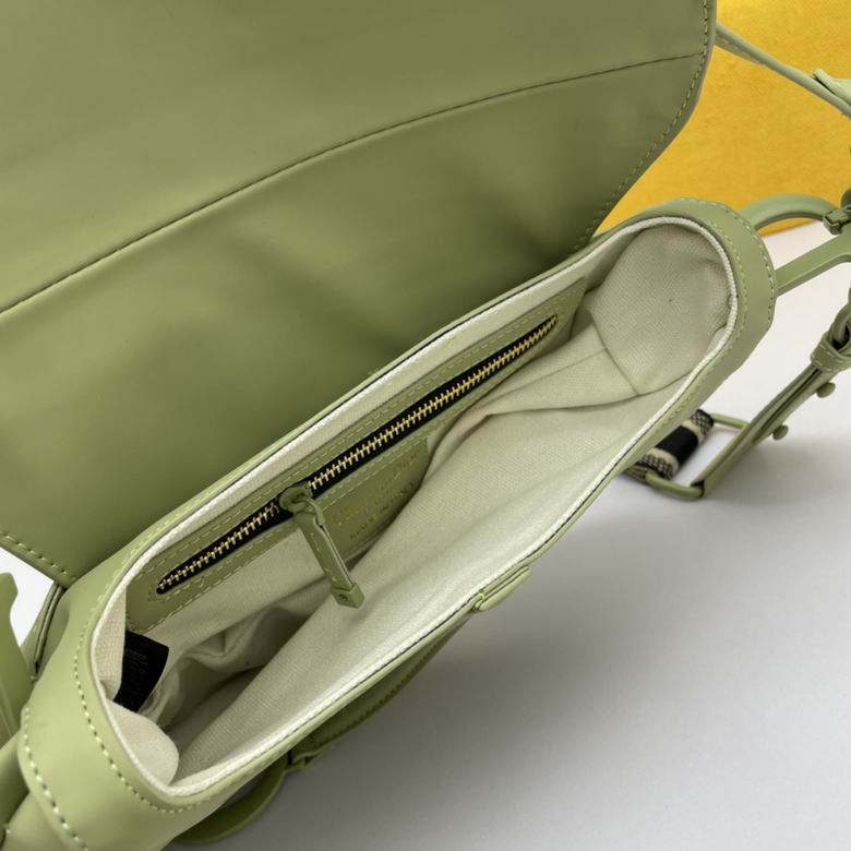 WW886890 24X6X18 (3)