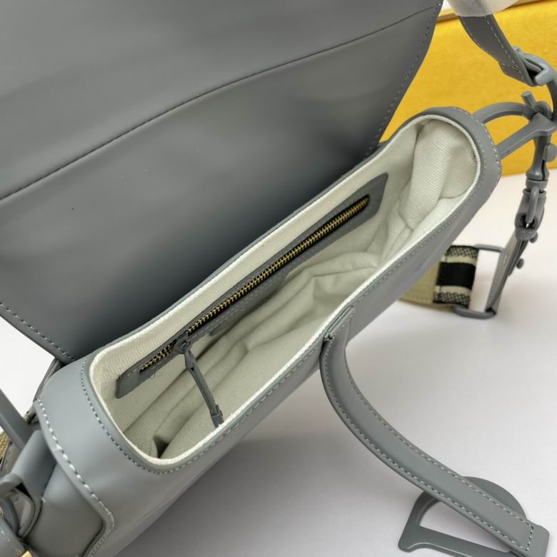 WW886890 24X6X18 (38)