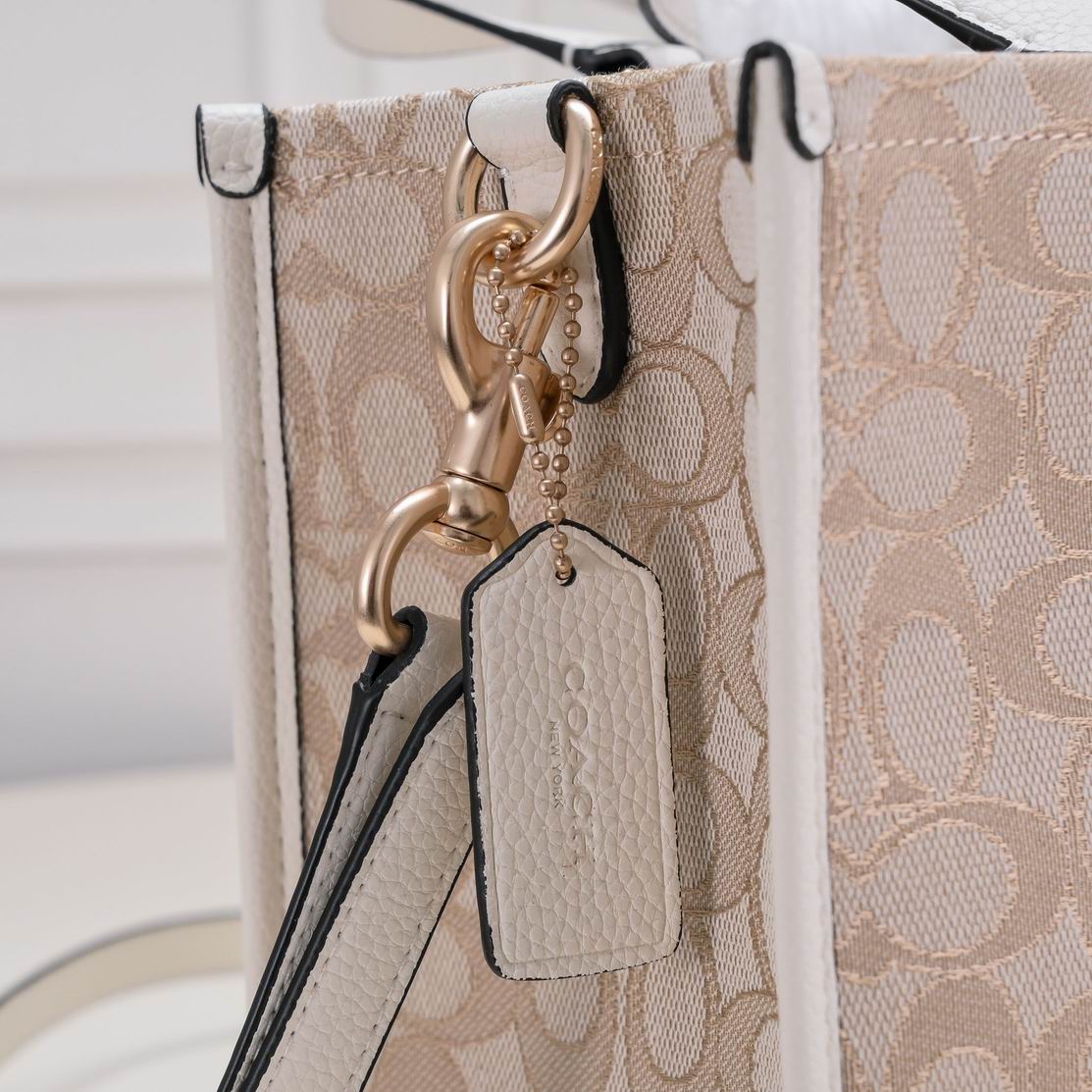 c8448 29.5X22.5X13cm AZ 7