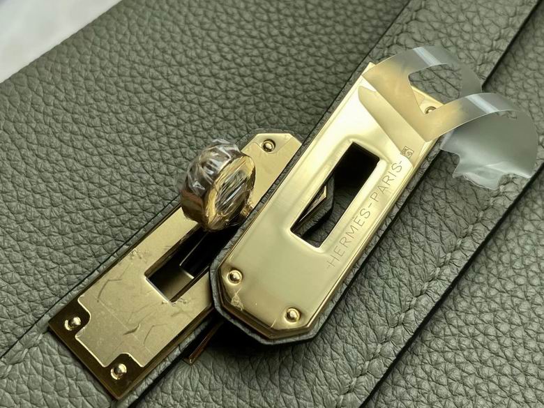 kelly 091004 AM 1 (6)