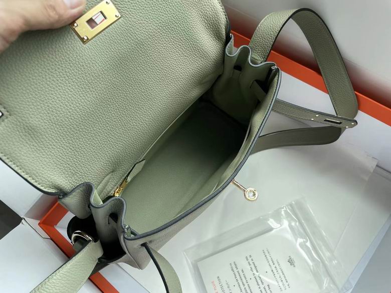 kelly 091004 AM 1 (8)