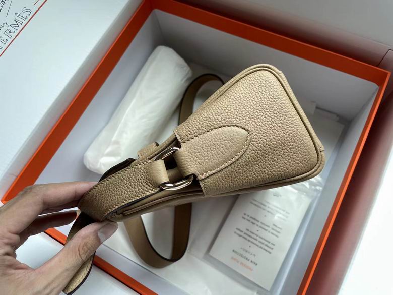 kelly 091004 AM 2 (3)