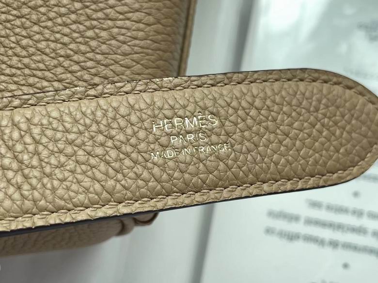 kelly 091004 AM 2 (5)