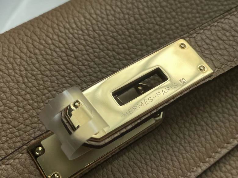 kelly 091004 AM 2 (6)