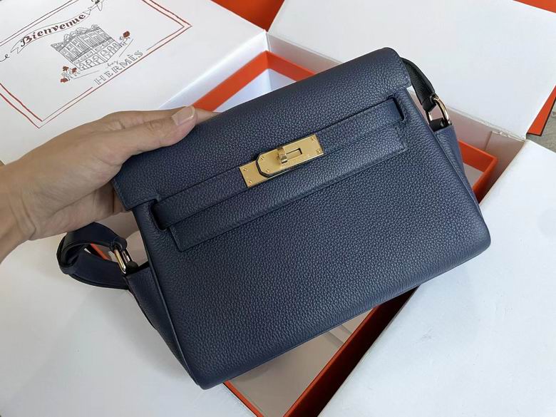 kelly 091004 AM 7 (2)