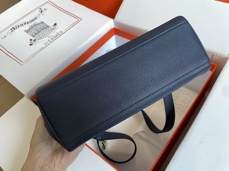 kelly 091004 AM 7 (3)