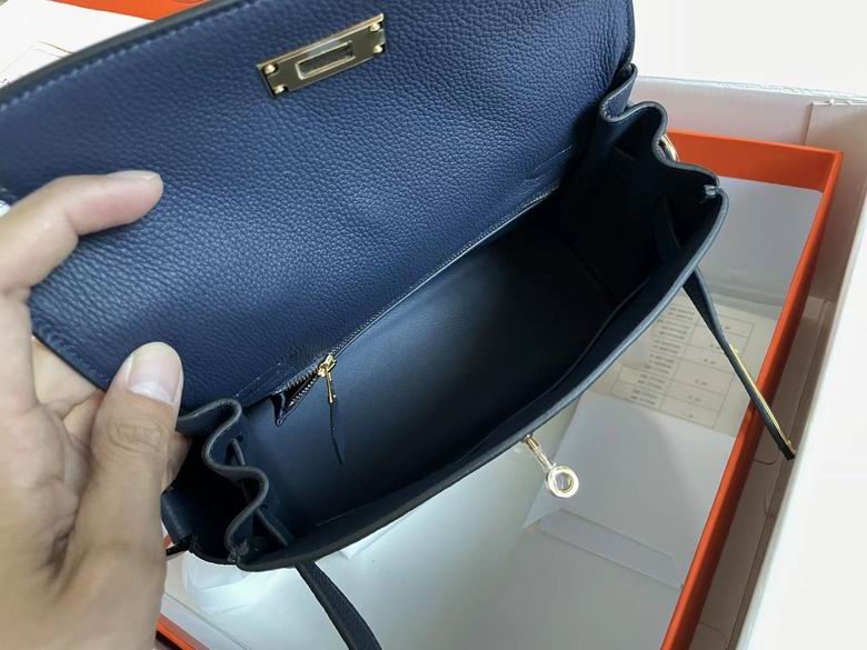 kelly 091004 AM 7 (6)