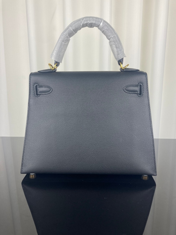 kelly 25cm 121404 AM 17 (5)