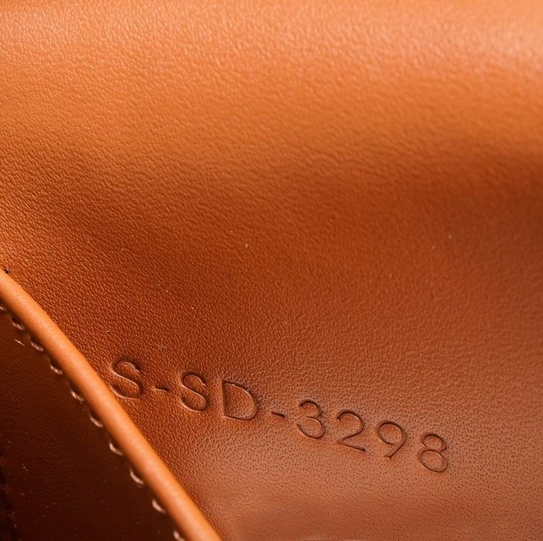 10I512 11X8X4cm YG 3色 27