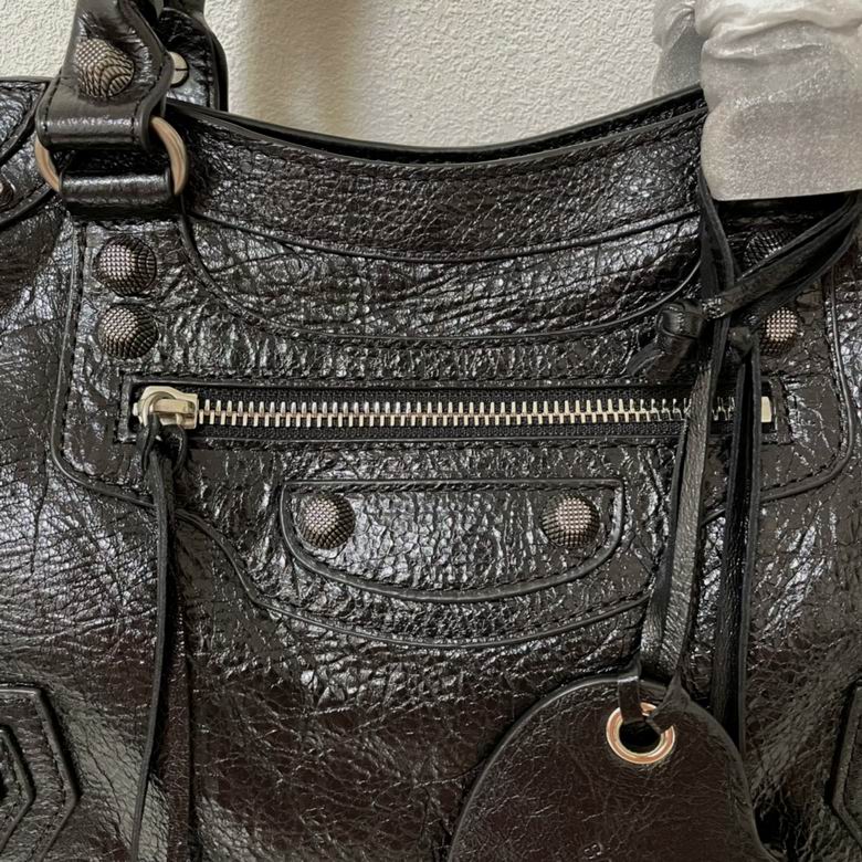 1688M 33X21X13.5cm GY 5