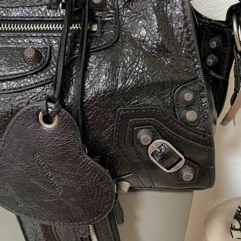 1688M 33X21X13.5cm GY 6