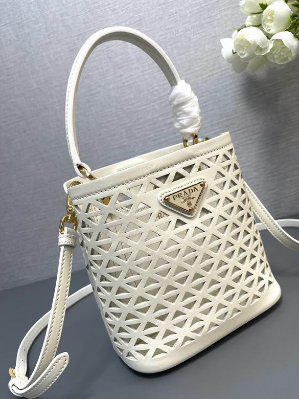 1BA217 18X17X10.5cm YG 4