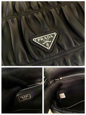 1BD289 Re-Nylon Hobo 21X14X6cm ap 61 (9)