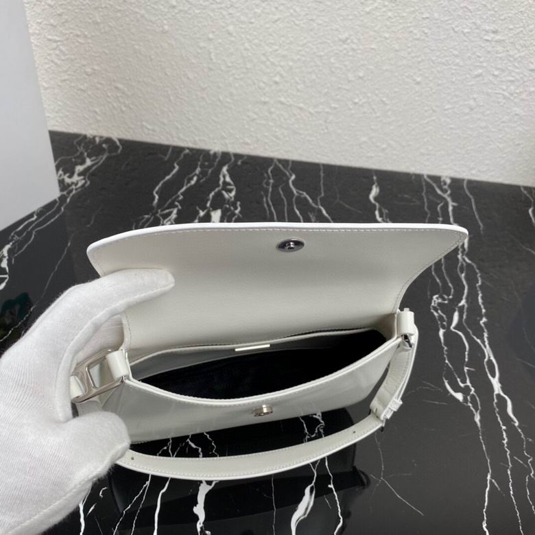 1BD303 24X19X6cm YG 2 (8)