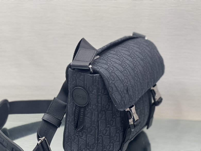 1ESME061YKY 31X21X8cm WP (4)