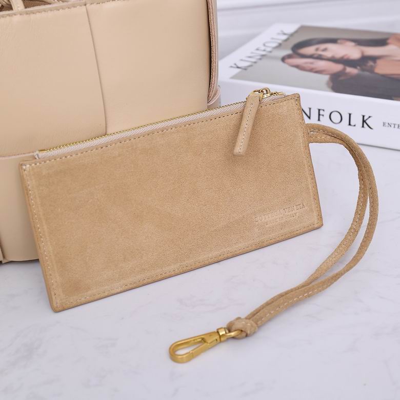 2236 25X16X8cm EL 6 (6)