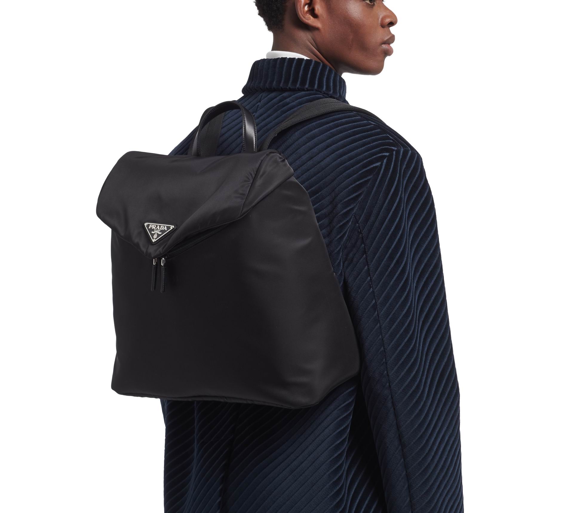 2VZ089 43x34x17cm ap 33 (2)