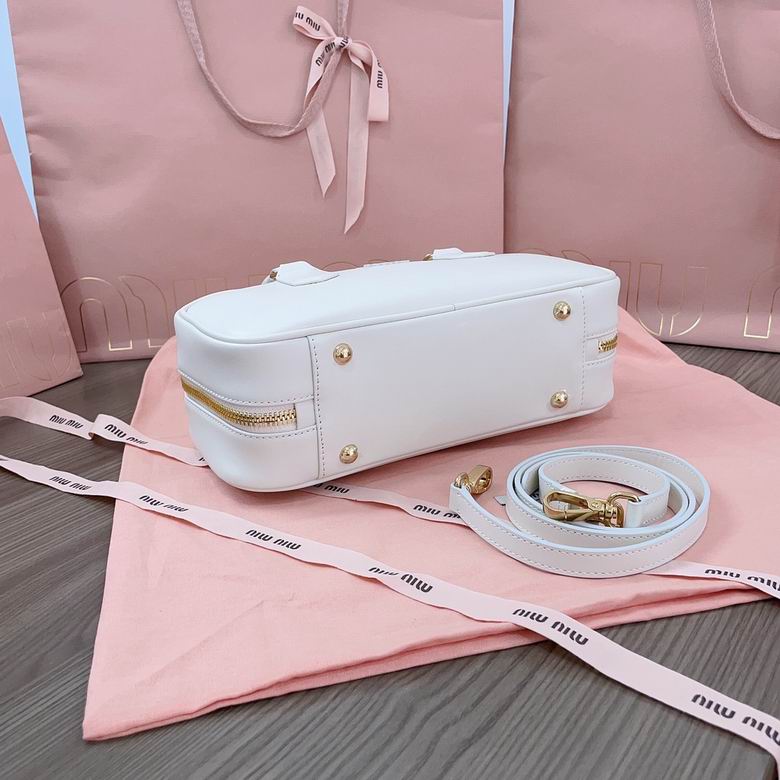 5BB148 27X12X9cm SF 4