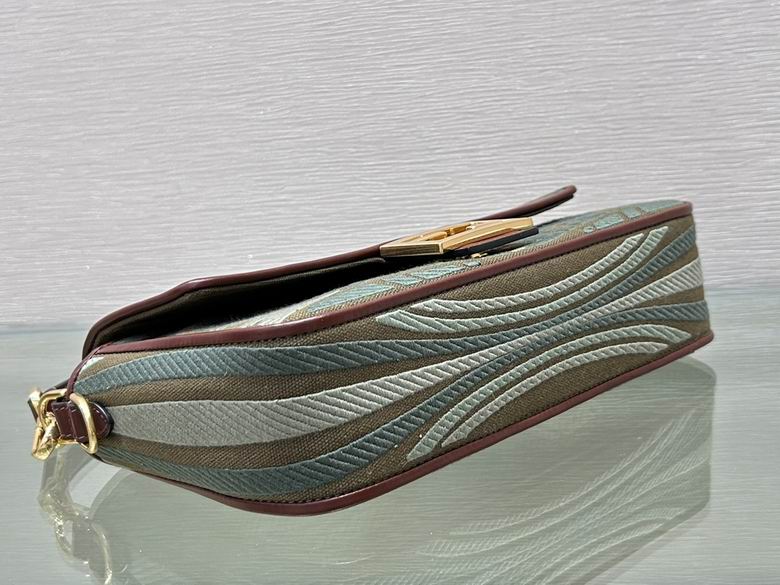 600 26X13X6cm H 18色 131