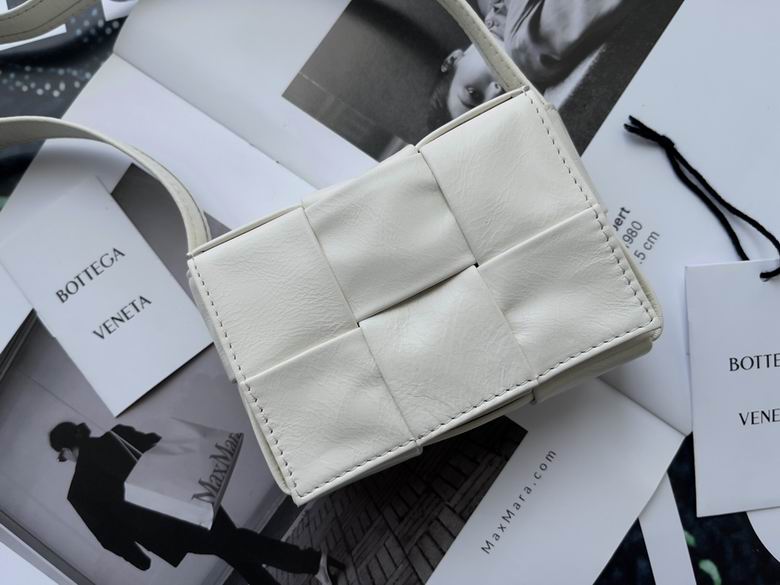 667048 12x8x4cm BG (1)