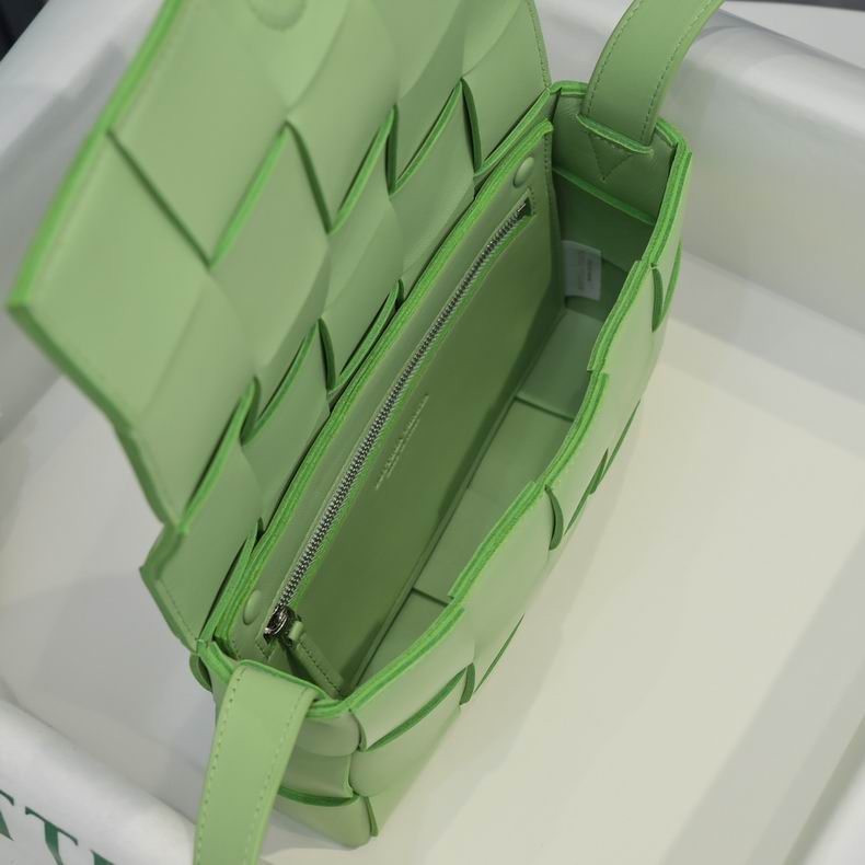 6687 23x15x5 cm dl 18 (8)