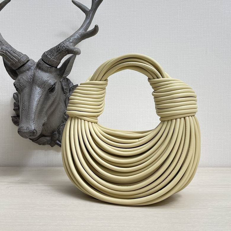 680934 22x15.5x6.5cm DL 6 (3)