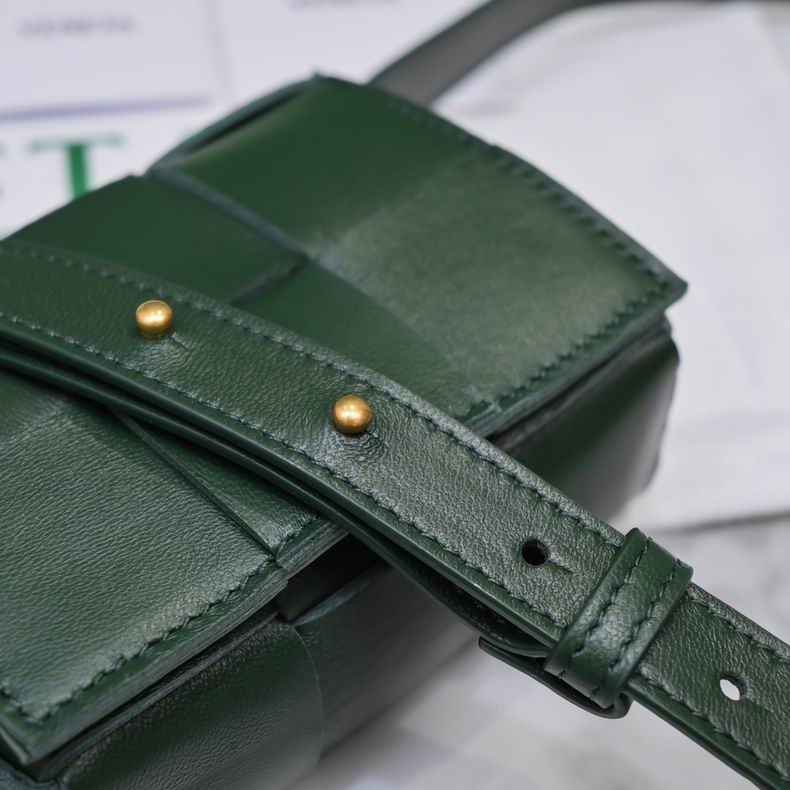 6813 12x8x4 cm dl (21)