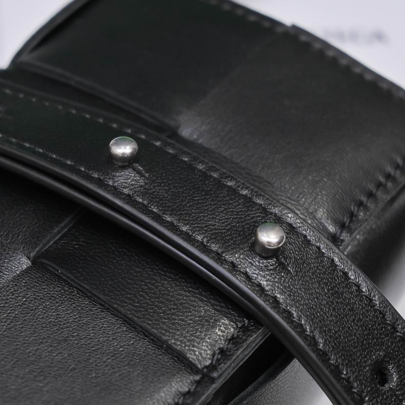 6813 12x8x4 cm dl (30)