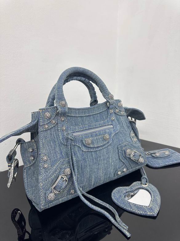 699 26X17.8X11.4cm GY (6)