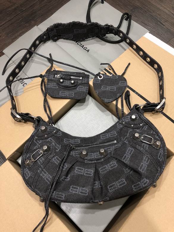 720 33X16X8cm 670 26X16X10cm GY 6 (1)