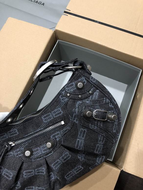 720 33X16X8cm 670 26X16X10cm GY 6 (2)