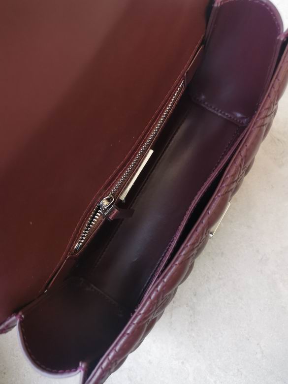 755 21X13.5X6.5cm TB 4