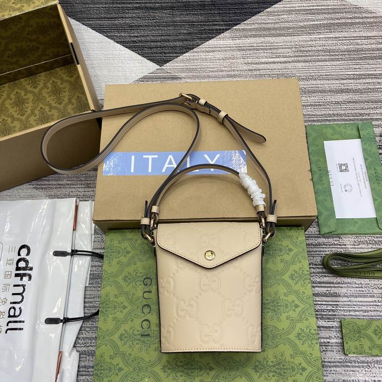 772795 15.5X12.5X3cm MP 4色 1