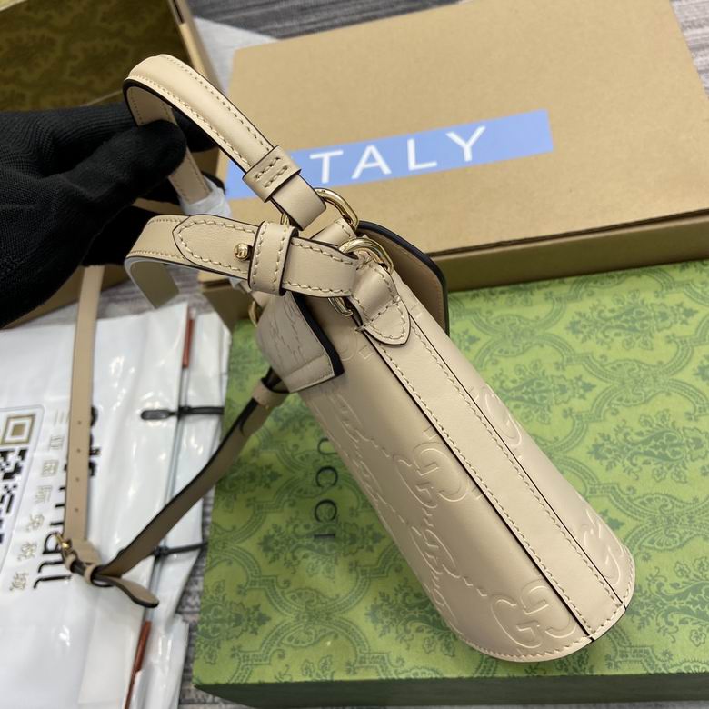 772795 15.5X12.5X3cm MP 4色 3