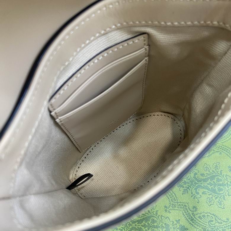 772795 15.5X12.5X3cm MP 4色 9