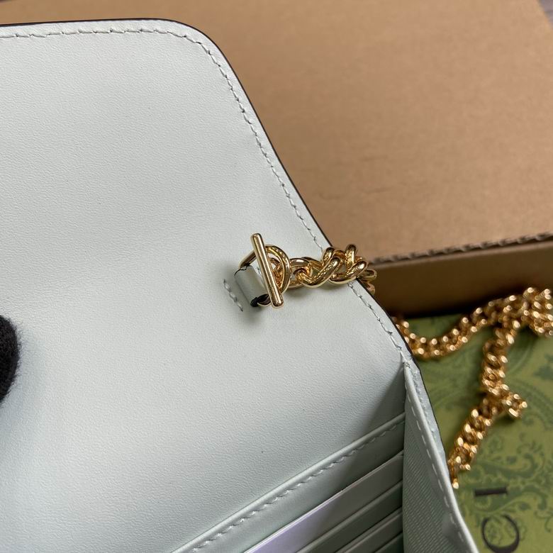 781555 20X13X6cm MP 7