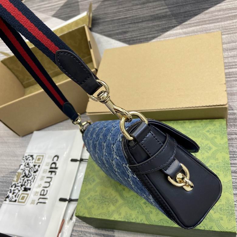 786027 27.5X12.5X6.5cm MP 3