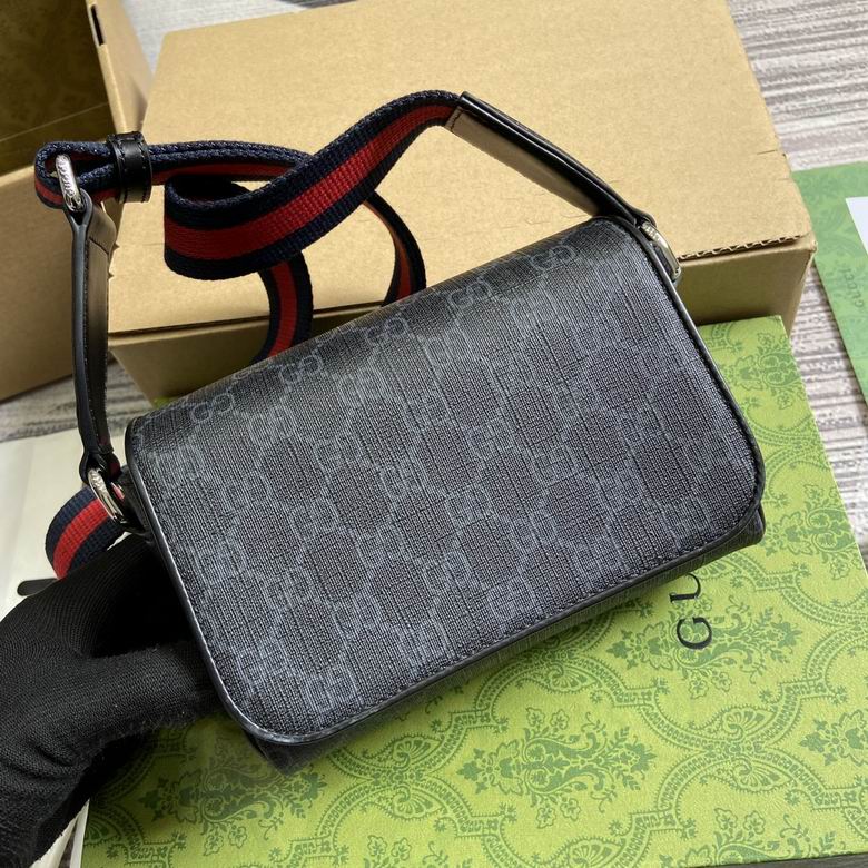 791741 17.5X13.5X6.5cm MP 4