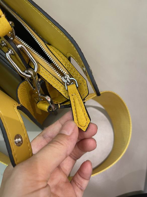 7vA582 23X14X6cm WP 4色 24