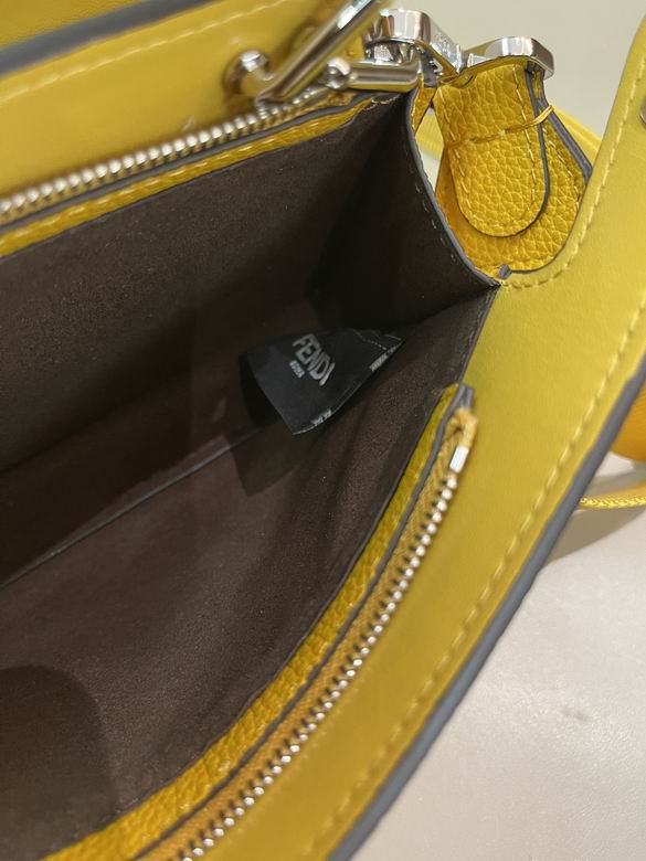 7vA582 23X14X6cm WP 4色 25