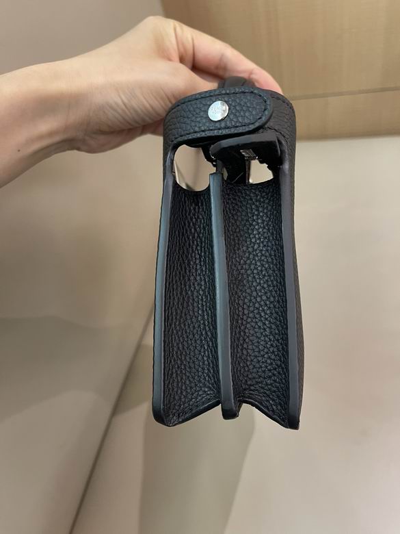 7vA582 23X14X6cm WP 4色 32