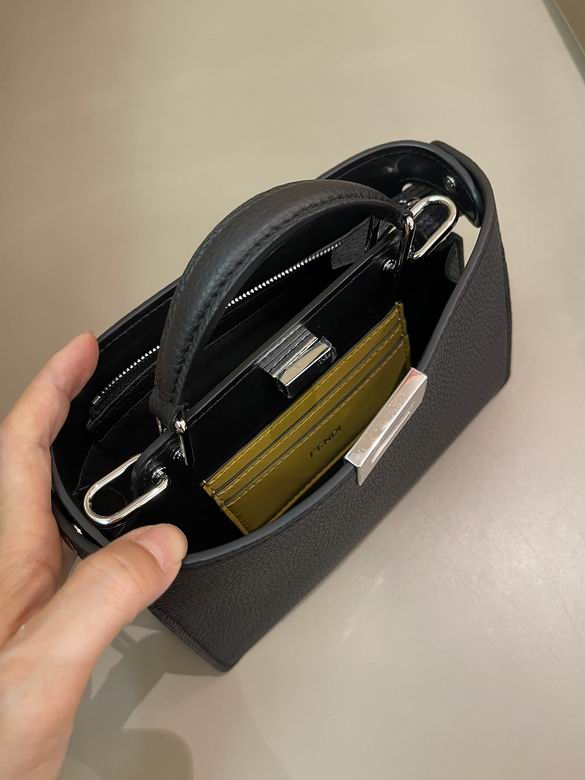 7vA582 23X14X6cm WP 4色 33