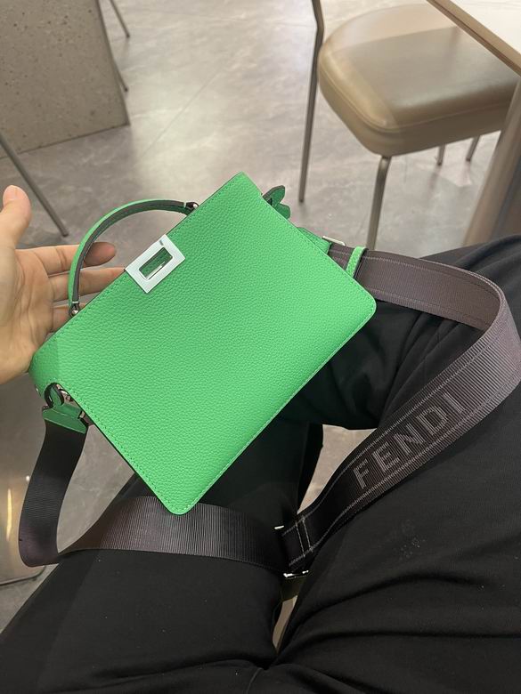 7vA582 23X14X6cm WP 4色 4