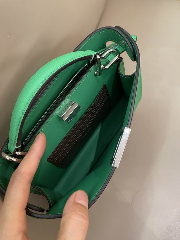 7vA582 23X14X6cm WP 4色 5