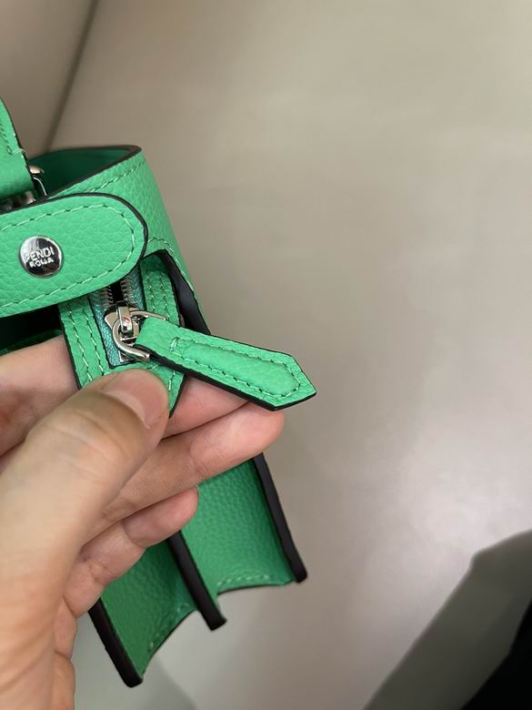 7vA582 23X14X6cm WP 4色 7